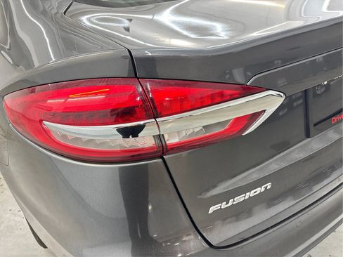 Used 2020 Ford Fusion SE FWD image 32