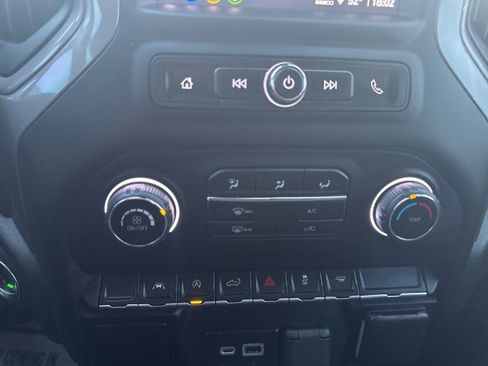 Used 2023 Chevrolet Silverado 1500 Custom image 9