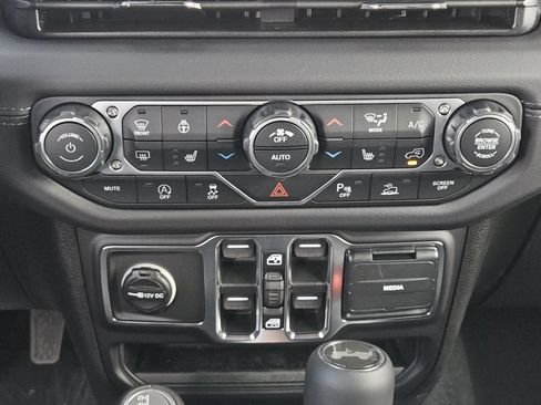 New 2026 Jeep Wrangler Unlimited Sahara AWD/4WD image 14