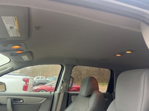 Used 2015 Chevrolet Traverse LS image 11