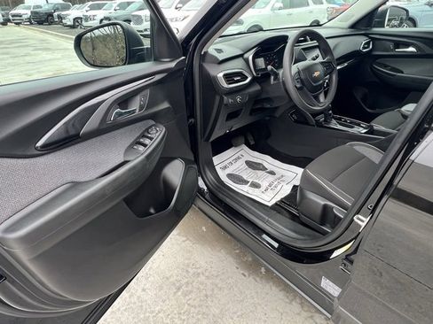 Used 2021 Chevrolet TrailBlazer LS image 9