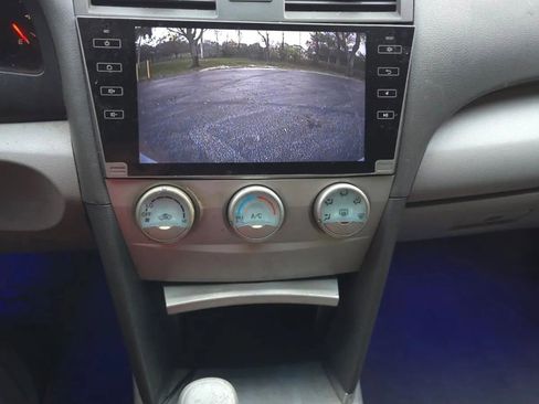 Used 2007 Toyota Camry LE FWD image 12