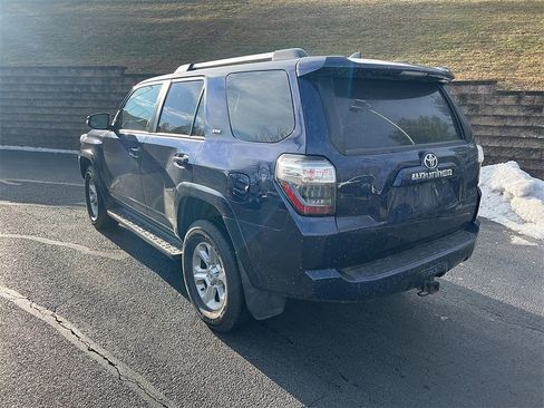 Used 2019 Toyota 4Runner SR5 image 8
