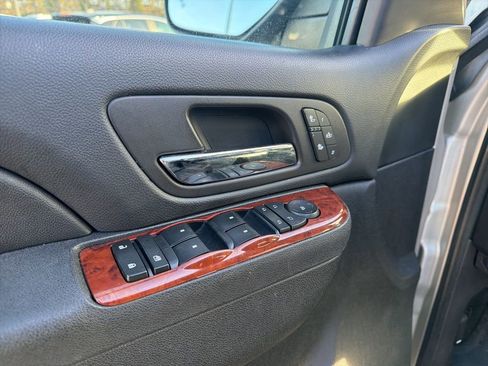 Used 2013 Chevrolet Suburban 2500 LT image 13