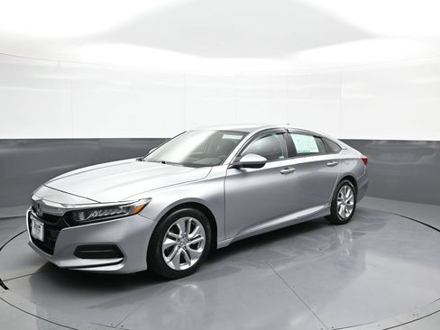 Used 2018 Honda Accord LX image 10