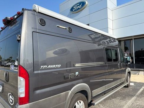 Used 2017 RAM ProMaster 3500 w/ Premium Appearance Group FWD image 8