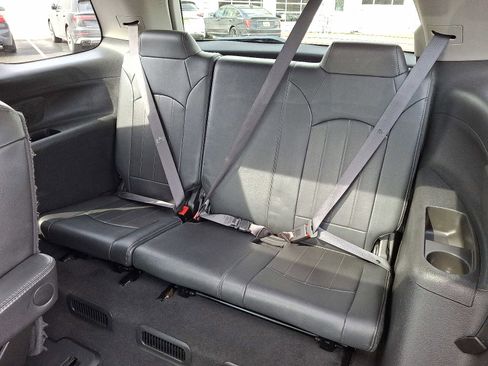 Used 2015 GMC Acadia Denali image 11