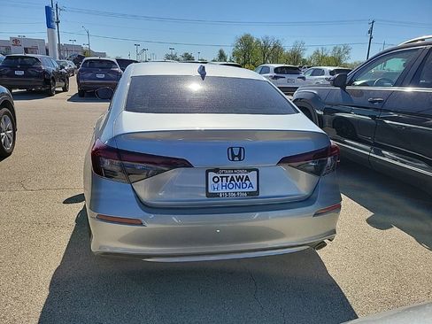 Used 2025 Honda Civic Sport image 3