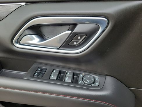 Used 2021 Chevrolet Tahoe RST w/ Luxury Package image 23