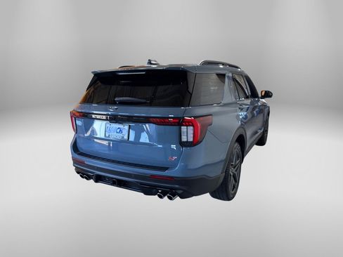 Used 2025 Ford Explorer ST image 5