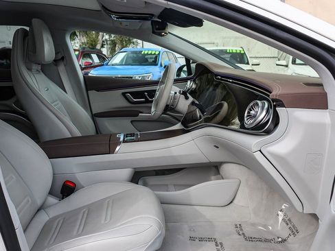 Used 2022 Mercedes-Benz EQS AMG 4MATIC w/ Exclusive Trim Package image 20