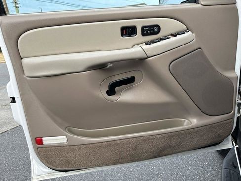 Used 2002 Chevrolet Suburban LT AWD/4WD image 9