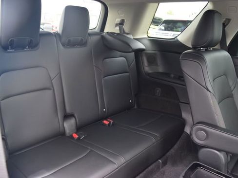 New 2026 Nissan Pathfinder SL image 32