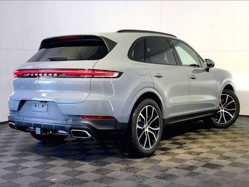 Certified 2026 Porsche Cayenne AWD/4WD image 7