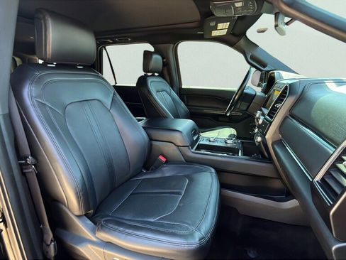 Used 2018 Ford Expedition Limited w/ Equipment Group 301A AWD/4WD image 21