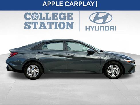 Used 2024 Hyundai Elantra SE image 9