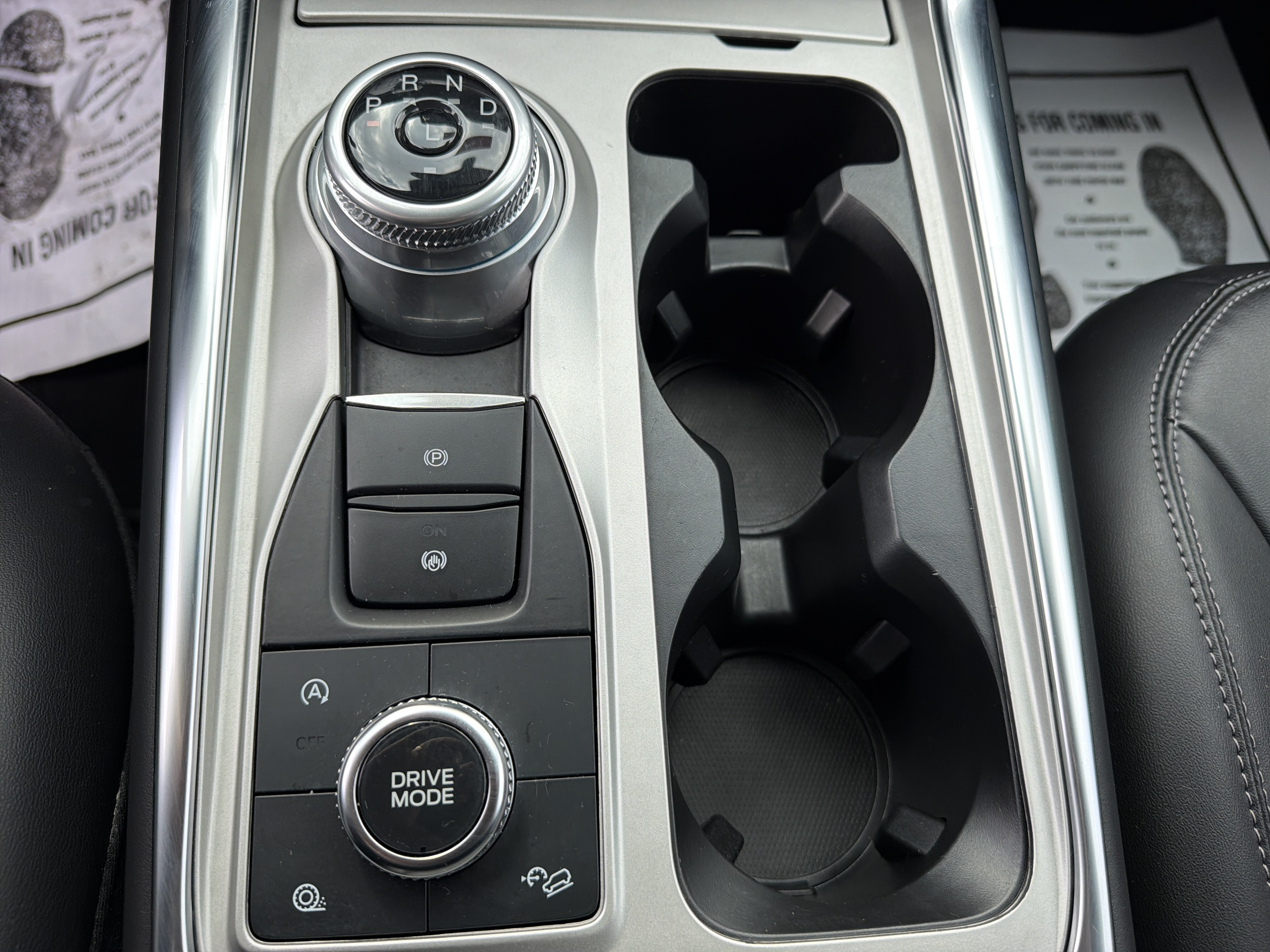 Used 2023 Ford Explorer XLT w/ Equipment Group 202A AWD/4WD image 23