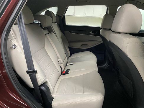 Used 2020 Kia Sorento S image 13