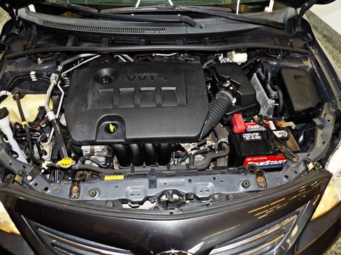 Used 2013 Toyota Corolla LE FWD image 21