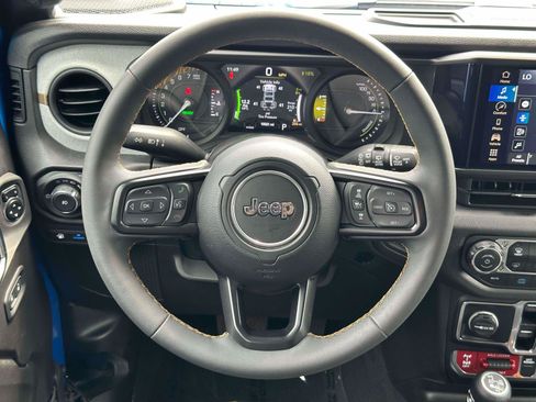 Used 2024 Jeep Wrangler Unlimited AWD/4WD image 13