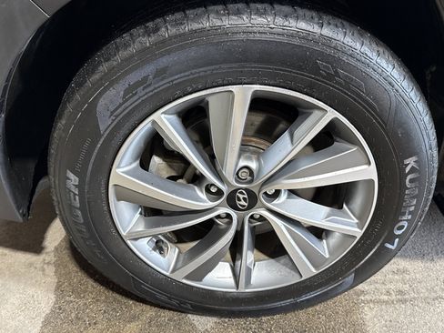 Used 2020 Hyundai Santa Fe SEL w/ Convenience Package FWD image 28