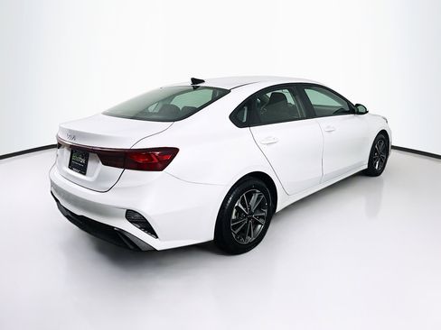 Used 2024 Kia Forte LXS image 9