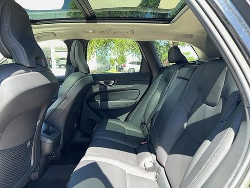 Certified 2022 Volvo XC60 B5 Momentum w/ Advanced Package image 15