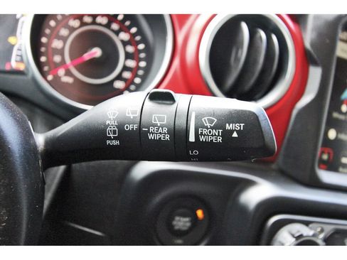 Used 2019 Jeep Wrangler Unlimited Rubicon AWD/4WD image 18