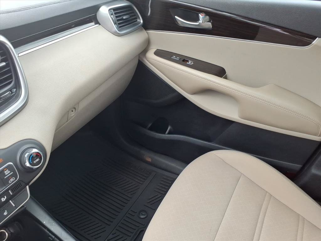 Used 2020 Kia Sorento S FWD image 26