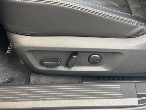 New 2026 Nissan Rogue Platinum image 11