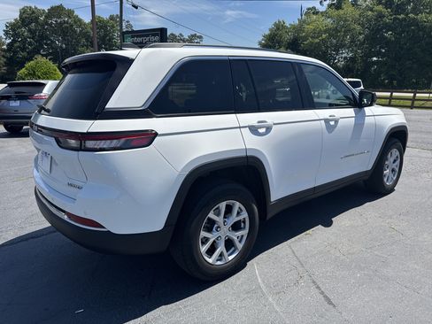 Used 2023 Jeep Grand Cherokee Limited AWD/4WD image 5