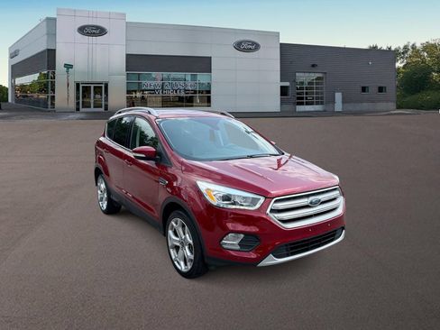 Used 2019 Ford Escape Titanium AWD/4WD image 2