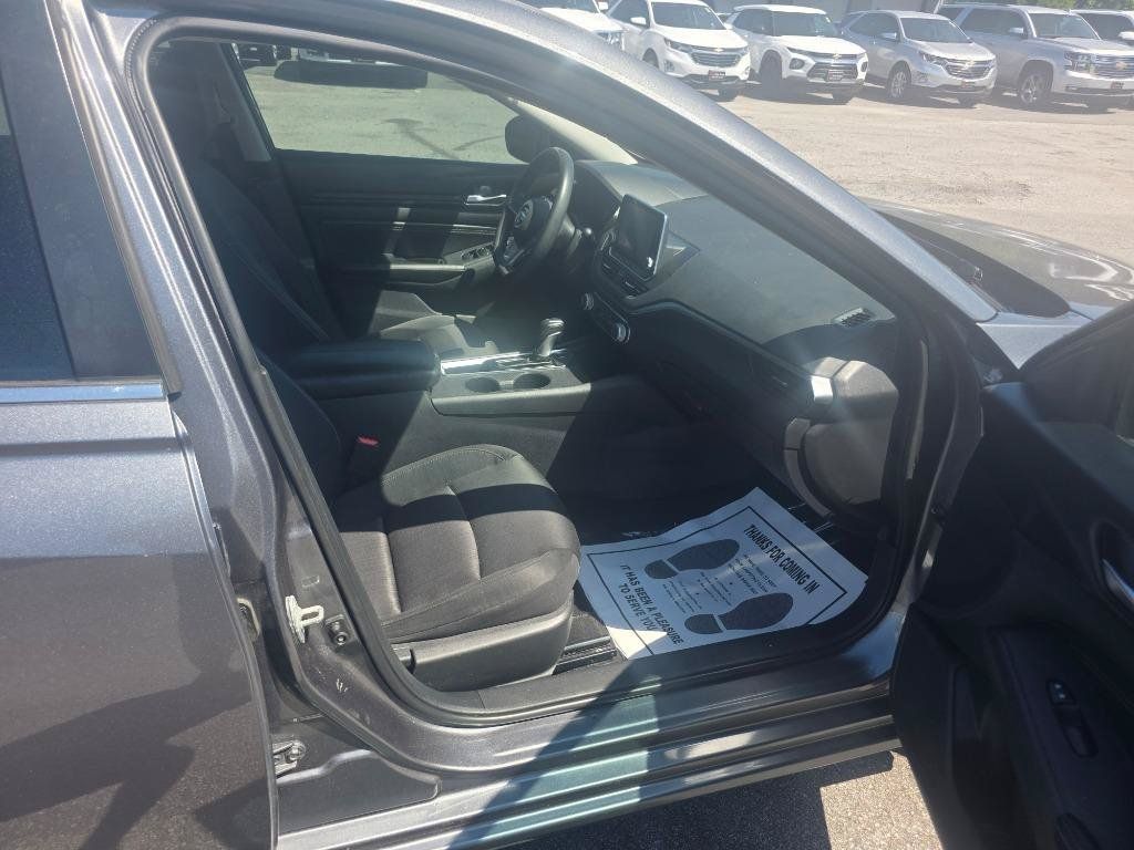 Used 2019 Nissan Altima 2.5 S FWD image 9