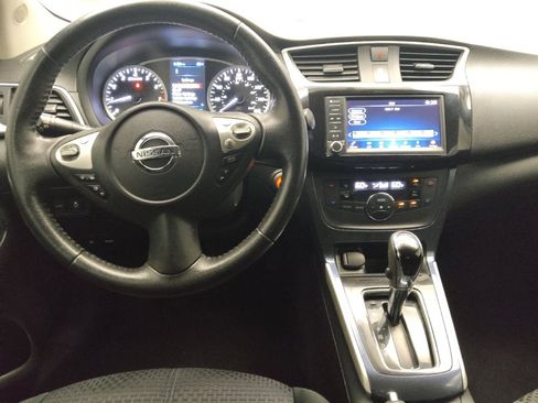 Used 2019 Nissan Sentra SR FWD image 22