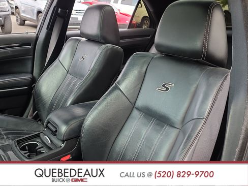 Used 2021 Chrysler 300 S RWD image 11
