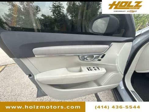 Used 2025 Volvo V90 B6 Cross Country Plus w/ Protection Package Premier AWD/4WD image 23