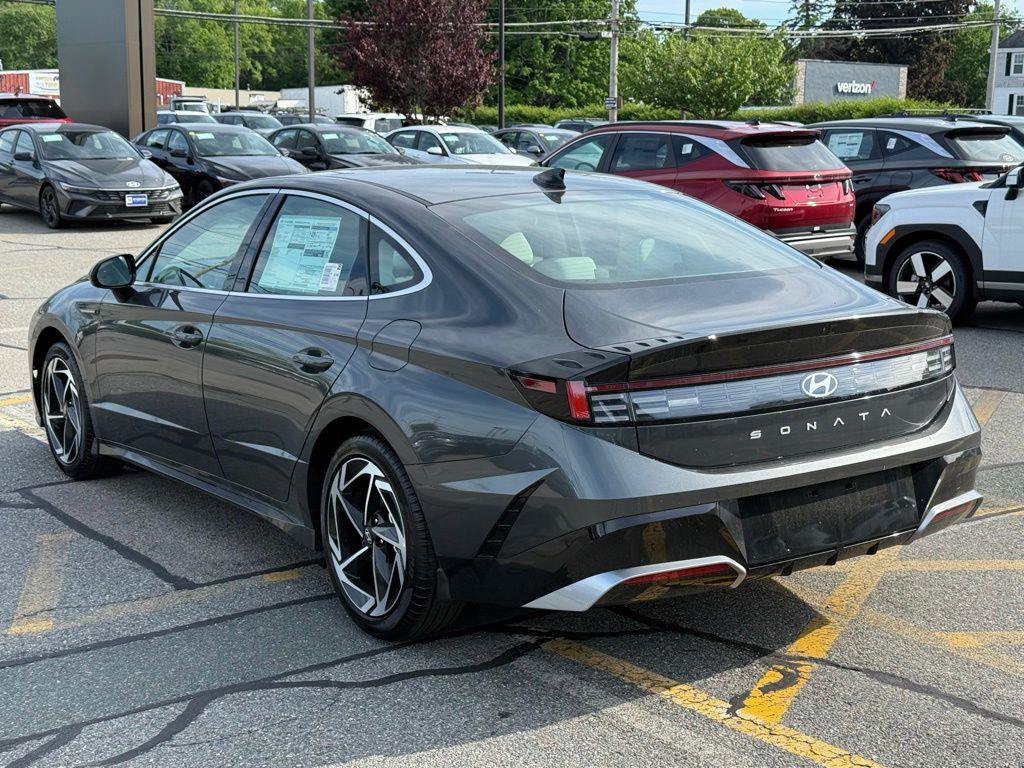 New 2026 Hyundai Sonata SEL FWD image 3