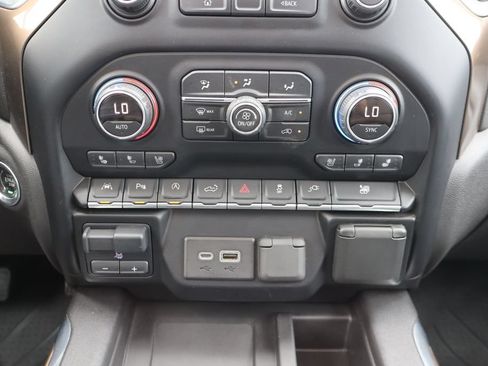 Used 2019 Chevrolet Silverado 1500 High Country AWD/4WD image 12