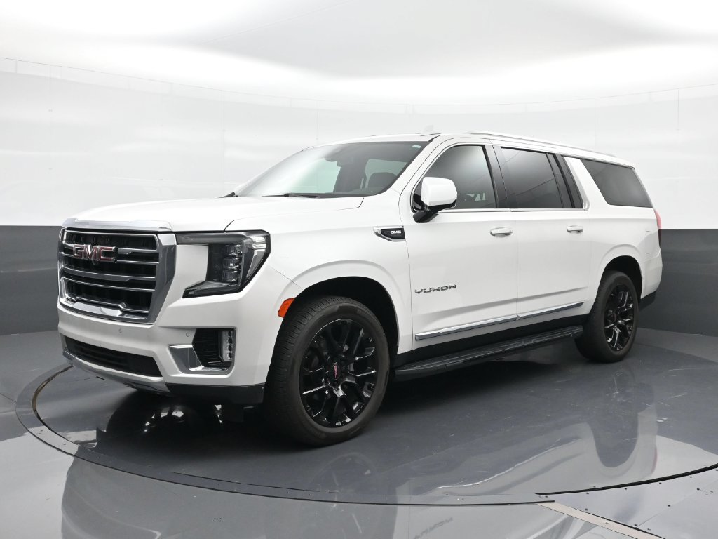 Used 2022 GMC Yukon XL SLT w/ SLT Premium Package RWD image 1