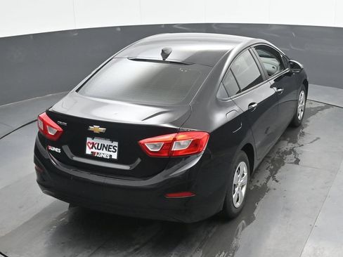 Used 2017 Chevrolet Cruze LS FWD image 27