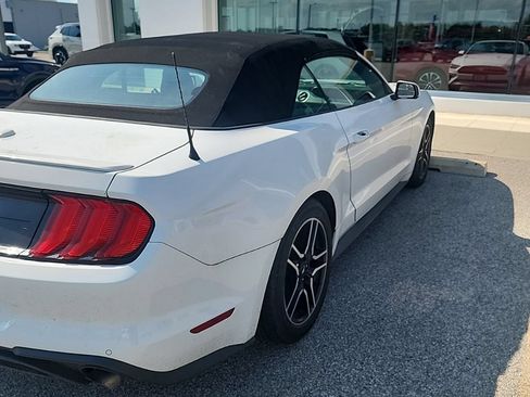 Used 2018 Ford Mustang Premium RWD image 4