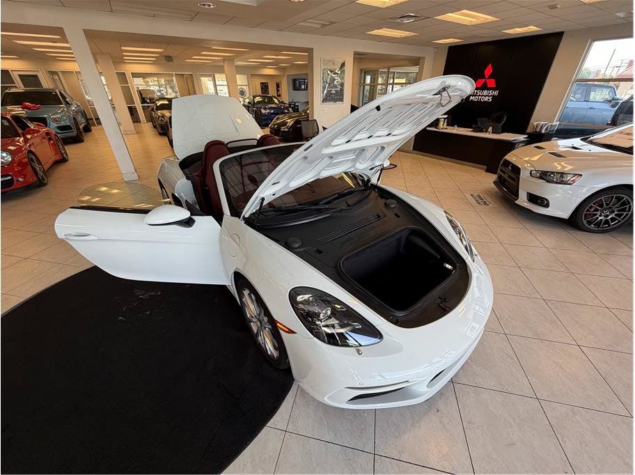 Used 2024 Porsche 718 Boxster S RWD image 38
