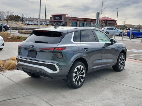 New 2026 Audi Q3 quattro 2.0T image 3