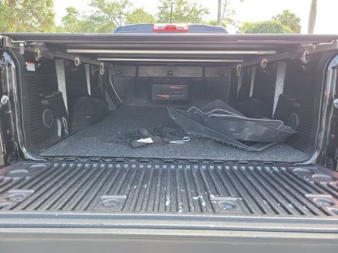 Used 2017 Chevrolet Colorado LT w/ LT Convenience Package AWD/4WD image 9