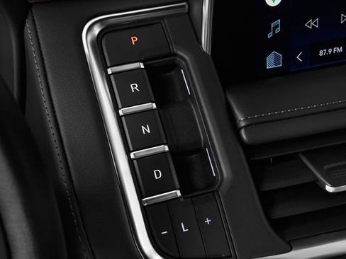 Used 2025 Chevrolet Tahoe Z71 w/ Comfort Package image 9