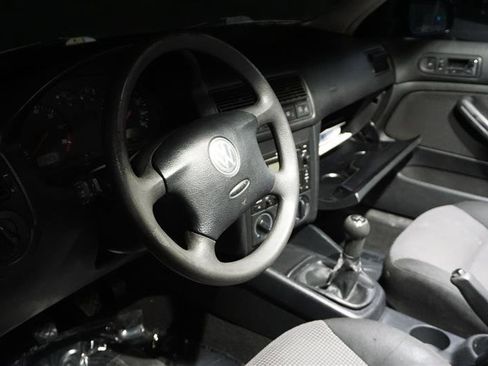 Used 2004 Volkswagen Golf GLS image 12