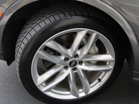 Used 2019 Audi Q7 3.0T Prestige w/ Prestige Package AWD/4WD image 34