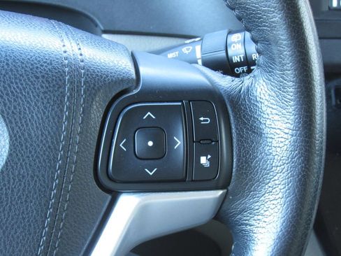 Used 2016 Toyota Sienna XLE w/ XLE Navigation Package FWD image 28