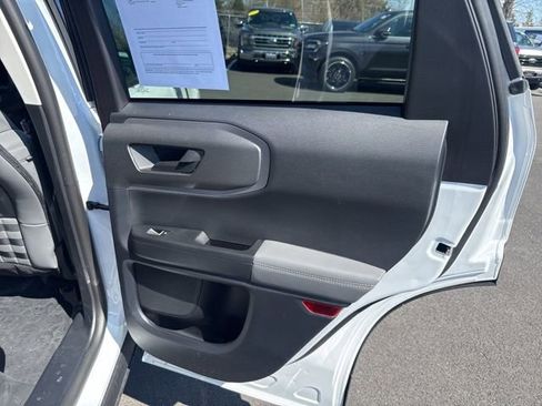 Used 2025 Ford Bronco Sport Badlands image 14