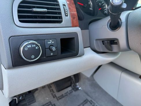 Used 2008 Chevrolet Suburban LTZ w/ LTZ Preferred Equipment Group image 10